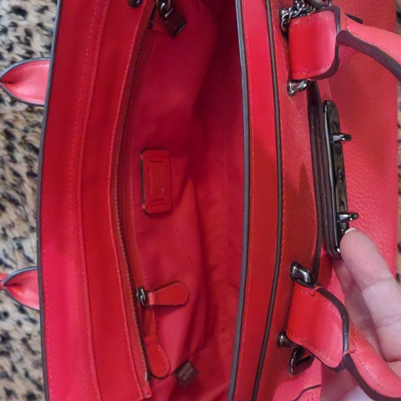 Coach Pebbled Swagger 27 Bag - Picture 9 of 11